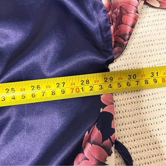 Unbranded Bridesmaid women’s X-Large or 1X Satin Feel robe Wedding Party - Picture 6 of 7